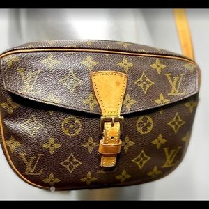 Beautiful LOUIS VUITTON JEUNE FILLE PM Crossbody!😁